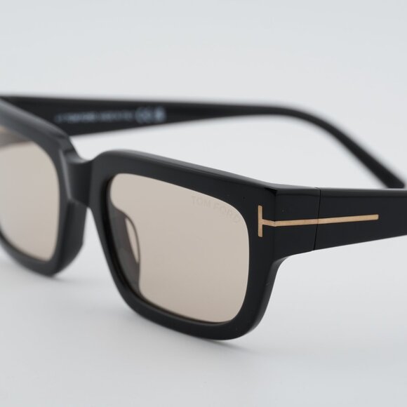 Tom Ford Ezra FT1075 01E Sunglasses Black Rectangle Frame, Photochromic Lenses main image 6